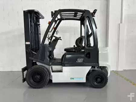 Diesel heftrucks 2019  Unicarriers Y1D2A25Q (1)