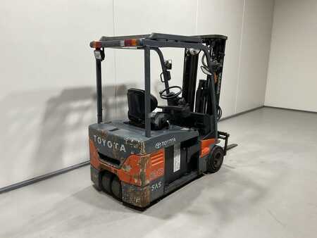 El truck - 3 hjulet 2008  Toyota 7FBEF20 (2)