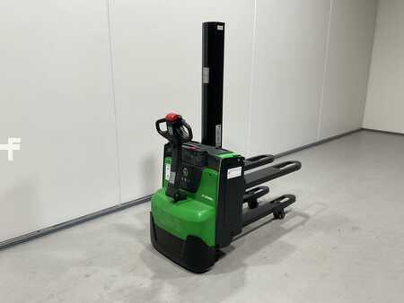 Pallestabler 2017  Cesab S208L (2)
