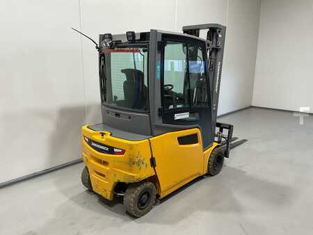 Elektro čtyřkolový VZV 2018 Jungheinrich EFG 320 (2)