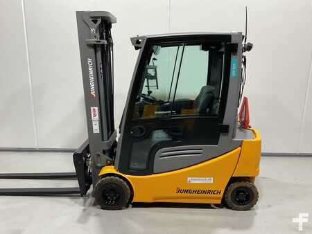 Elektro čtyřkolový VZV 2018 Jungheinrich EFG 320 (3)