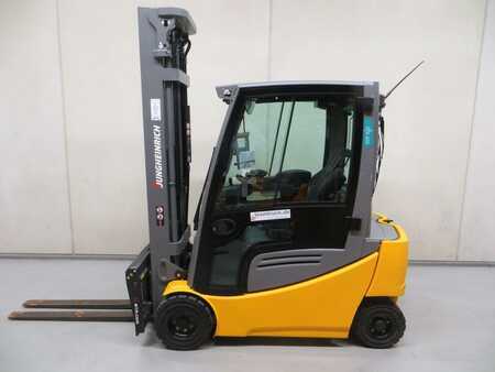 Elektro čtyřkolový VZV 2018 Jungheinrich EFG 320 (2)