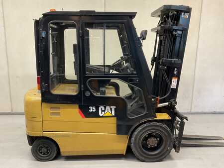 Elektryczne 4-kołowe CAT Lift Trucks EP35K-PAC