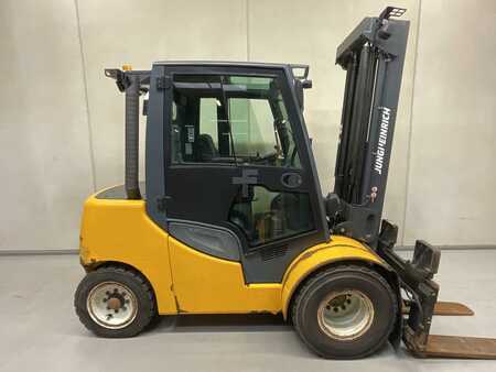 Dieselový VZV 2015 Jungheinrich DFG 540S (1)