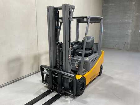 Elektro čtyřkolový VZV 2023 Jungheinrich EFG 318 (4)