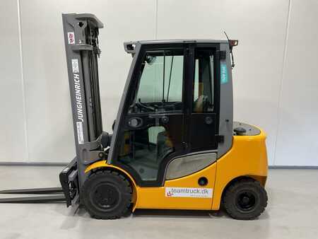 Dieselový VZV 2017 Jungheinrich DFG 425S (3)