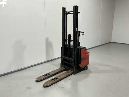 Stacker de condutor em pé 1995 BT LSF1250/11 (4)