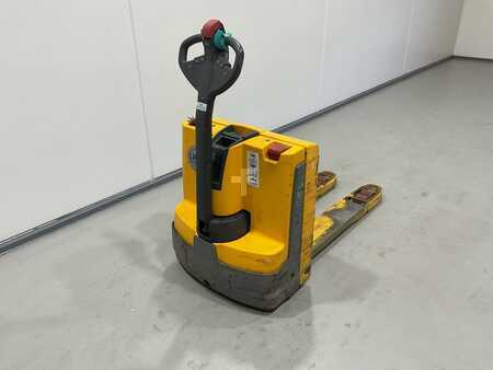 Electric Pallet Trucks 2018  Jungheinrich EJE 112 (2)