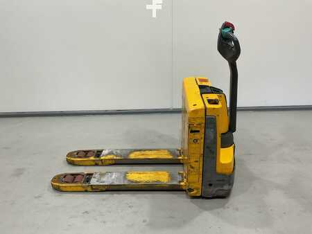 Electric Pallet Trucks 2018  Jungheinrich EJE 112 (3)