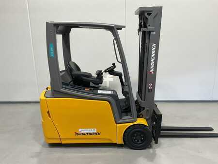 Elektro tříkolové VZV 2016 Jungheinrich EFG 216 (1)