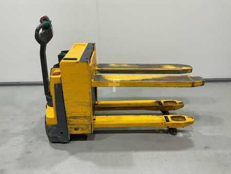 Nízkozdvižný vozík 2013  Jungheinrich EJE C20 (1)