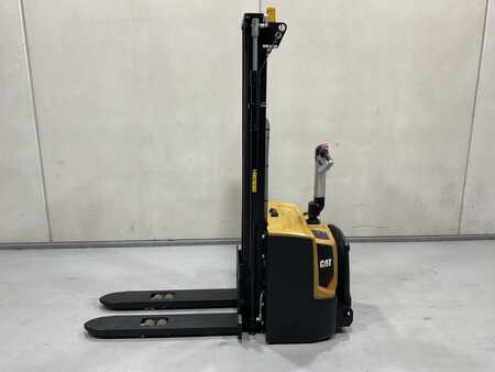Stackers Stand-on 2017  CAT Lift Trucks NSP16N2R (3)