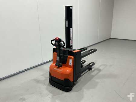 Ruční vysokozdvižný vozík 2017  BT SWE080L (2)