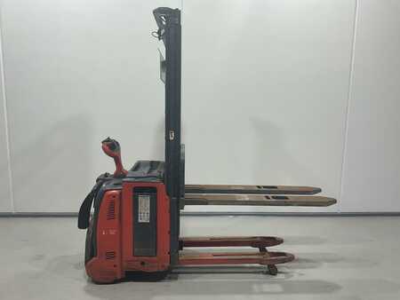 Stackers Stand-on 2012  Linde L12L AP (1)