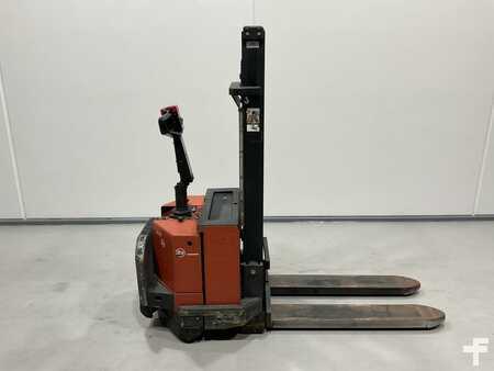 Stacker de condutor em pé 1999 BT PSS 1200 (1)