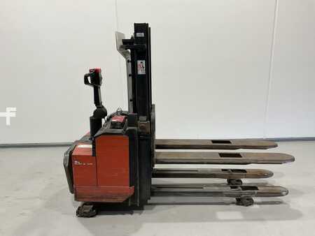 Stackers Stand-on 2002  BT LSF 1250/11 (1)