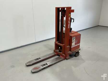 Stackers Stand-on 1982  BT LSV 1000/9 (4)