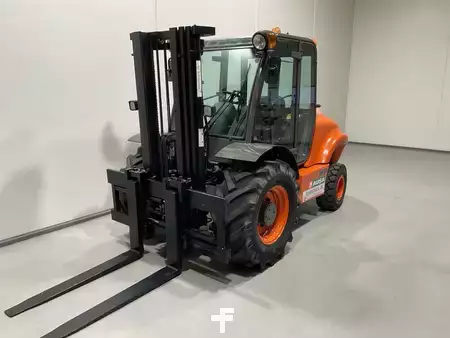 Terrenggående gaffeltruck 2005  Ausa C350H (4)