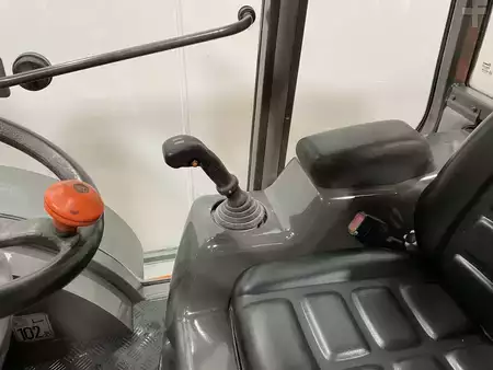 Terrenggående gaffeltruck 2005  Ausa C350H (6)