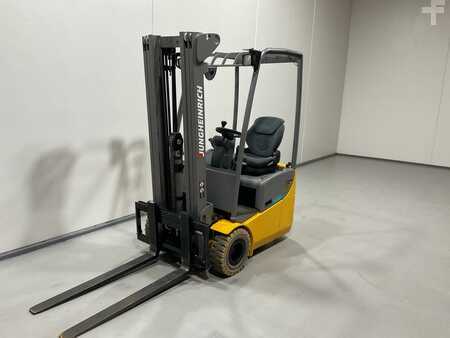 Elektro tříkolové VZV 2017 Jungheinrich EFG 110 (4)