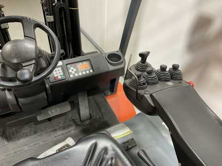 Carrelli elettrici 4 ruote 2015  Toyota 8FBMT45 (6)