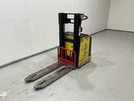 VZV s plošinou pro řidiče 2004 Hyster P2.0SD-17 (4)