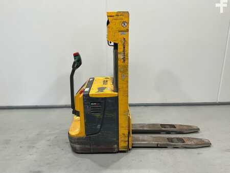 Ruční vysokozdvižný vozík 2000 Jungheinrich EJC12 (1)