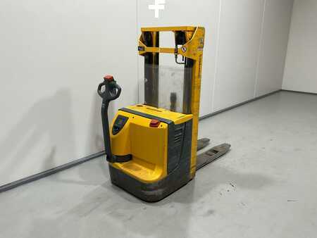 Ruční vysokozdvižný vozík 2000 Jungheinrich EJC12 (2)