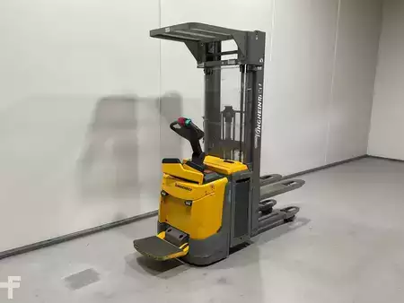 Stackers Stand-on 2016  Jungheinrich ERC 220Z (2)