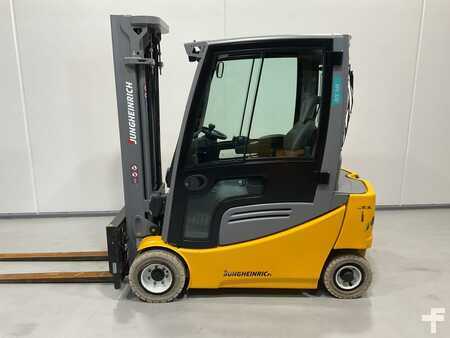 Elektro čtyřkolový VZV 2022 Jungheinrich EFG 320 (3)
