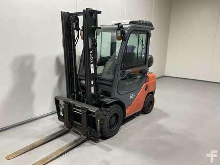 Gasoltruck 2017  Toyota 02-8FGF30 (4)