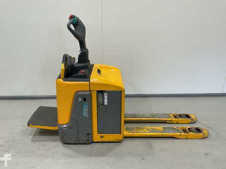 Nízkozdvižný vozík 2018  Jungheinrich ERE 125 (1)