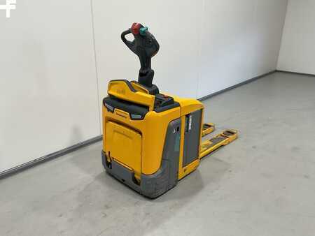 Nízkozdvižný vozík 2018  Jungheinrich ERE 125 (2)