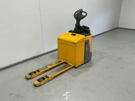 Nízkozdvižný vozík 2018  Jungheinrich ERE 125 (4)