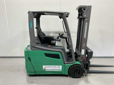 Elektro tříkolové VZV 2020 Jungheinrich EFG 220 (1)