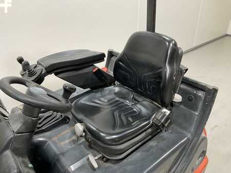 Sähkö - 3 pyör 2006  Linde E16C-02 (5)