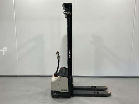 Ruční vysokozdvižný vozík 2018 Crown WF3000-1,2 TF (1)