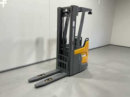 Gerbeurs à conducteur porté debout 2025  Jungheinrich ERC 214I (4)