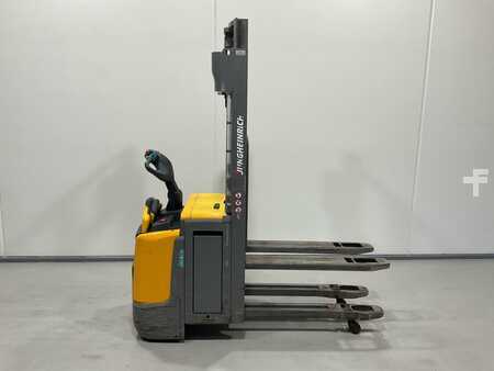 Tukipyörätrukki 2019  Jungheinrich ERC 212Z (1)