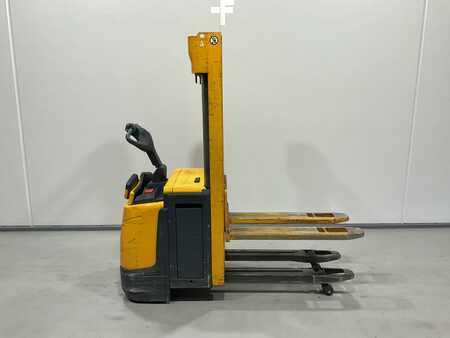 Tukipyörätrukki 2015  Jungheinrich ERC 212Z (1)