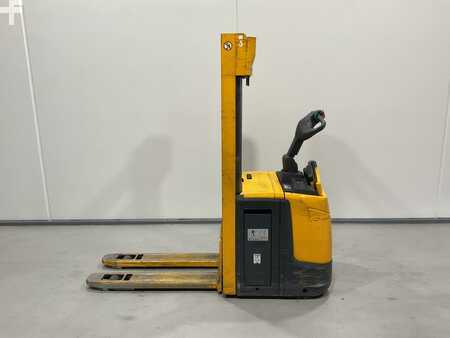 Tukipyörätrukki 2015  Jungheinrich ERC 212Z (3)