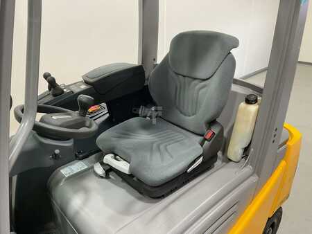 Elektrisk- 4 hjul 2019  Jungheinrich EFG 320 (5)