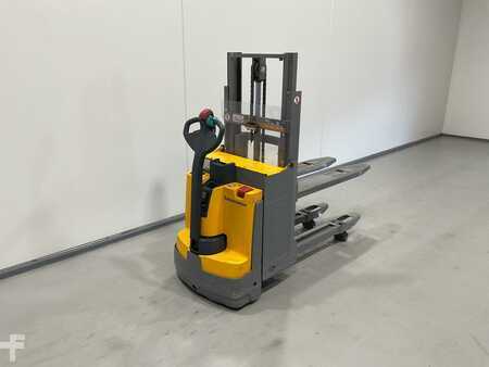 Ruční vysokozdvižný vozík 2016 Jungheinrich EJD 118 (2)