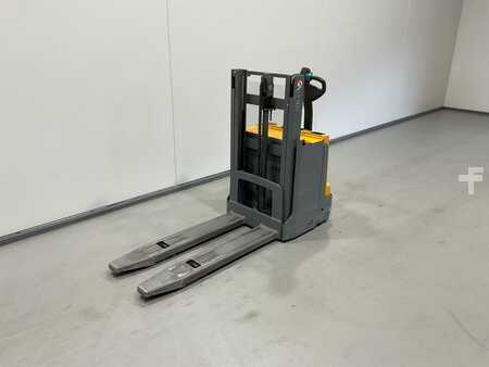 Ruční vysokozdvižný vozík 2016 Jungheinrich EJD 118 (4)