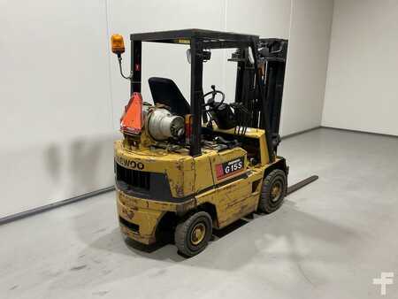 Nestekaasutrukki 1997  Daewoo G15S (2)