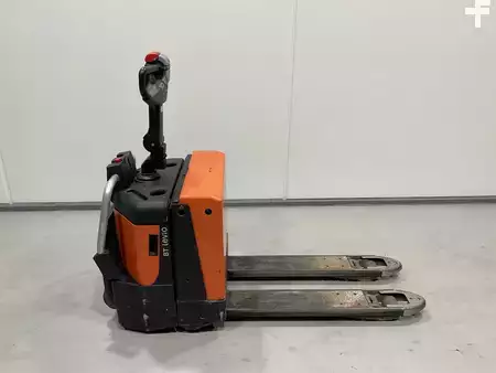 Transpaleta eléctrica 2012  BT LWE 200 (1)