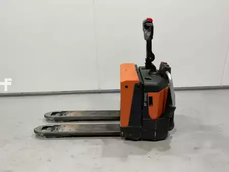 Transpaleta eléctrica 2012  BT LWE 200 (3)