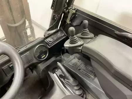 Elektrisk- 3 hjul 2004  Linde E16C-02 (6)