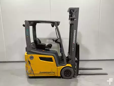 Carrelli elettrici 3 ruote 2020  Jungheinrich EFG 216K (1)