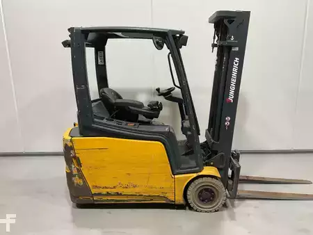 Carrelli elettrici 3 ruote 2015  Jungheinrich EFG 216 (1)